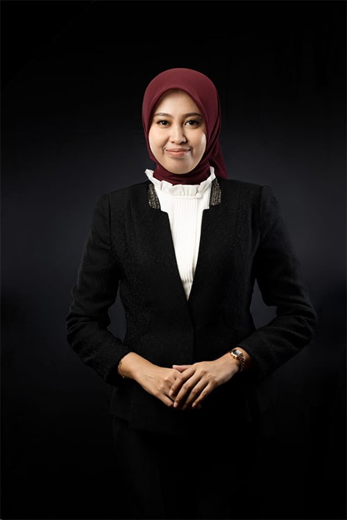 Dinar Irchamna, SH. - Lawyer